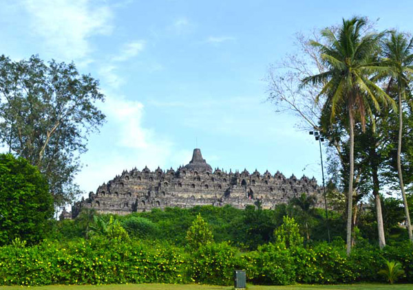 Highlight tour to java including Borobudur and Prambanan