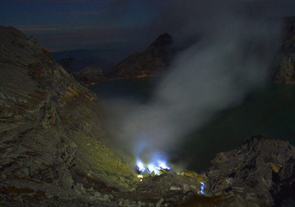 Ijen crater tour